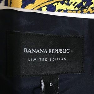 Wow can you pull this jacket off?? 🐥